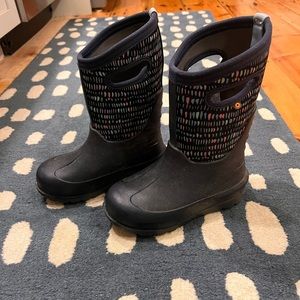 Girls Bogs Boots size 13